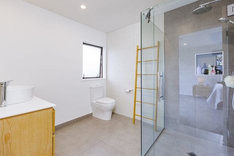 Photo of property in 9 Elrita Place, Conifer Grove, Takanini, 2112