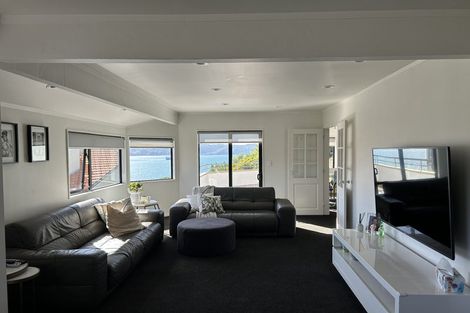 Photo of property in 8 Countess Close, Maupuia, Wellington, 6022