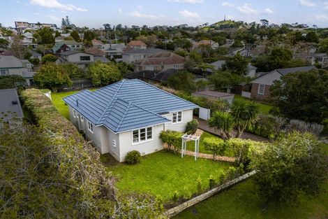 Photo of property in 1 Massey Avenue, Greenlane, Auckland, 1061