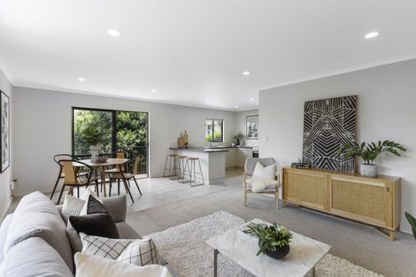 Photo of property in 77a Stott Avenue, Birkdale, Auckland, 0626