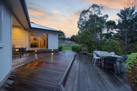 Photo of property in 100 Ruapehu Drive, Fitzherbert, Palmerston North, 4410