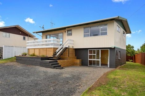 Photo of property in 14 Mcdonnell Street, Omokoroa, 3114