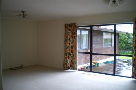 Photo of property in 149 Botany Road, Botany Downs, Auckland, 2010