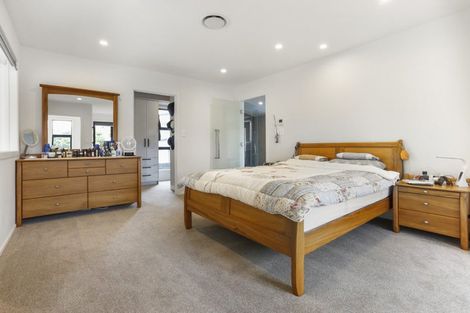 Photo of property in 69 Sunset Road, Totara Vale, Auckland, 0632