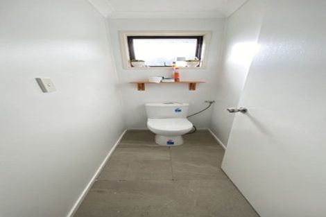 Photo of property in 3 Contessa Drive, Glenfield, Auckland, 0629