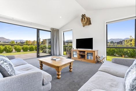 Photo of property in 19 Pounamu Avenue, Albert Town, Wanaka, 9305