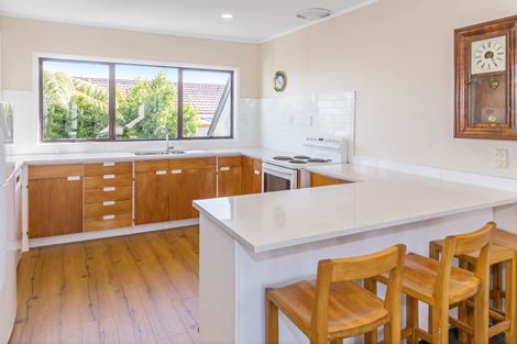 Photo of property in 1/82a Pupuke Road, Hillcrest, Auckland, 0627