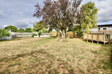 Photo of property in 2 Mckenzie Terrace, Carterton, 5713