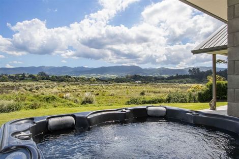 Photo of property in 13 Riverside Place, Katikati, 3129