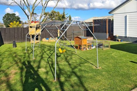 Photo of property in 22 Miriam Corban Heights, Henderson, Auckland, 0612