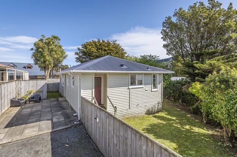 Photo of property in 57b Ranui Terrace, Tawa, Wellington, 5028