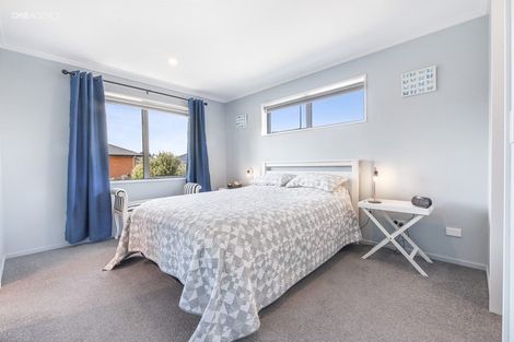 Photo of property in 9 Keeper Close, Woodend, 7610