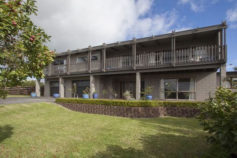 Photo of property in 10 Patterson Place, Waihi Beach, 3611