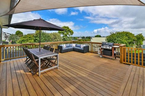 Photo of property in 17 Rotoma Rise, Clover Park, Auckland, 2019