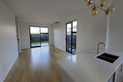 Photo of property in 1 Kaikape Lane, Flat Bush, Auckland, 2019