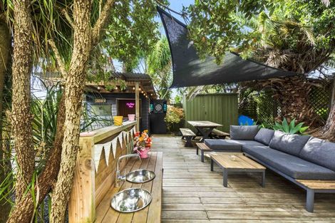 Photo of property in 1297b Whangaparaoa Road, Army Bay, Whangaparaoa, 0930