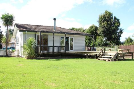 Photo of property in 17 Bodi Place, Te Atatu South, Auckland, 0610