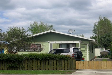 Photo of property in 15 Leo Street, Waihi Beach, 3611