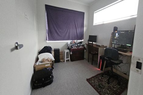 Photo of property in 73 Karepiro Drive, Stanmore Bay, Whangaparaoa, 0932