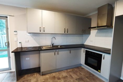 Photo of property in 9 Lisa Rise, Half Moon Bay, Auckland, 2012