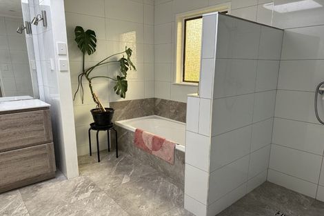 Photo of property in 16a Brian Crescent, Stanmore Bay, Whangaparaoa, 0932