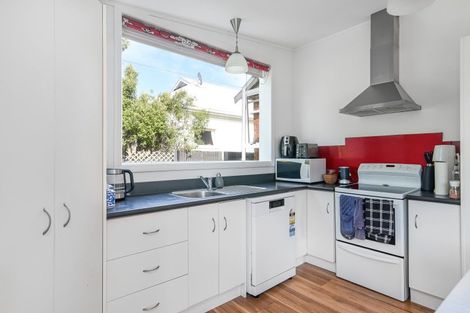 Photo of property in 43 Hargest Crescent, Saint Kilda, Dunedin, 9012