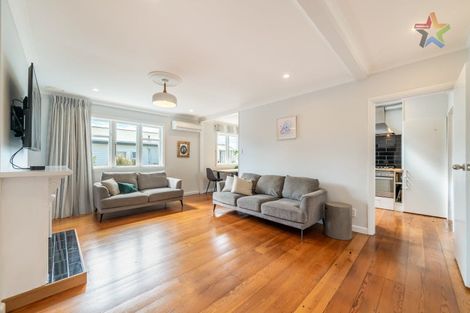 Photo of property in 206a Miromiro Road, Normandale, Lower Hutt, 5010