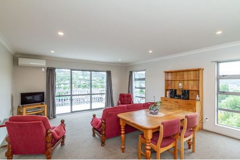 Photo of property in 32 Speldhurst Grove, Stokes Valley, Lower Hutt, 5019