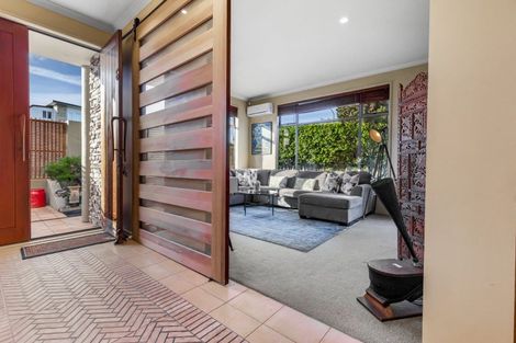 Photo of property in 67 Harbour View Road, Te Atatu Peninsula, Auckland, 0610