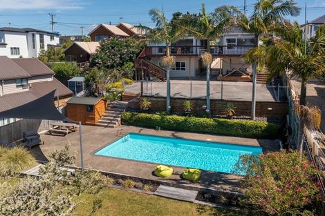 Photo of property in 61 Carlisle Road, Torbay, Auckland, 0630