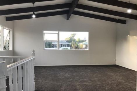 Photo of property in 2/52 College Road, Northcote, Auckland, 0627