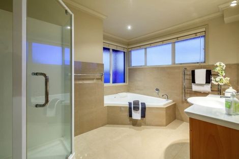 Photo of property in 72 Compass Way, Half Moon Bay, Auckland, 2012