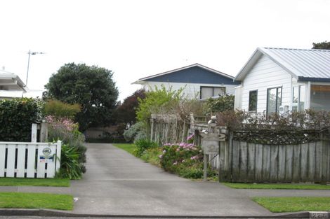 Photo of property in 2/22 Ellesmere Avenue, Bell Block, New Plymouth, 4312