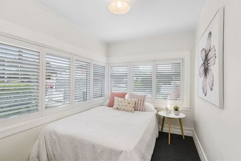 Photo of property in 120 Trelissick Crescent, Ngaio, Wellington, 6035