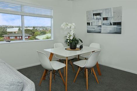 Photo of property in 1/37 Rhinevale Close, Henderson, Auckland, 0612