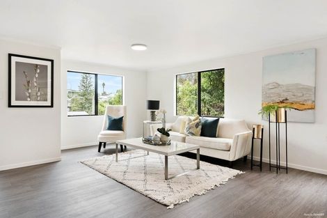 Photo of property in 2/523 Glenfield Road, Glenfield, Auckland, 0629