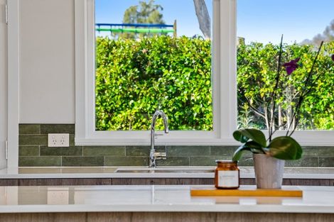 Photo of property in 1/22 Gladys Avenue, Glenfield, Auckland, 0629