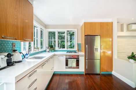 Photo of property in 55 Pupuke Road, Birkenhead, Auckland, 0627