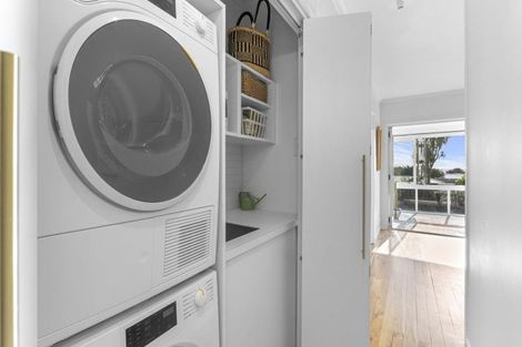 Photo of property in 37 Mcfarlane Street, Oakura, 4314