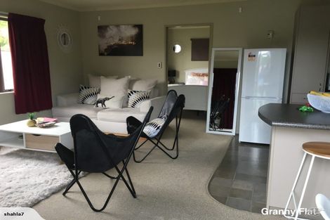 Photo of property in 4 Johnstone Drive, Fitzherbert, Palmerston North, 4410