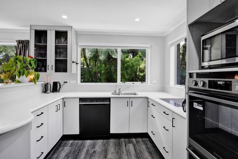 Photo of property in 21 Tainui Terrace, Inglewood, 4330