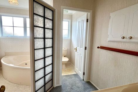 Photo of property in 56 Richards Avenue, Forrest Hill, Auckland, 0620