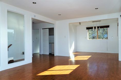 Photo of property in 1/325 Glenfield Road, Glenfield, Auckland, 0629