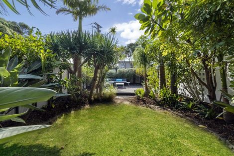 Photo of property in 1/33 Castor Bay Road, Castor Bay, Auckland, 0620