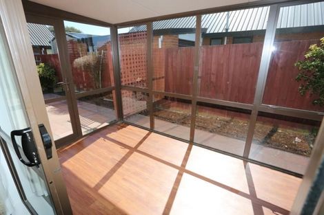 Photo of property in 8 Farm Lane, Parklands, Christchurch, 8083