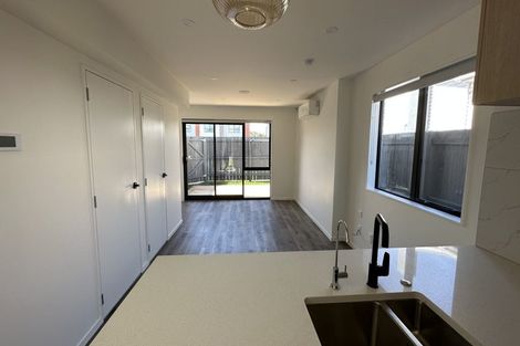 Photo of property in 1/5 Hikurangi Street, Te Atatu Peninsula, Auckland, 0610