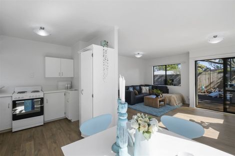 Photo of property in 1/28 Powrie Street, Glenfield, Auckland, 0629