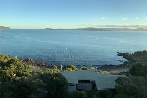 Photo of property in 5 Rangiuru Road, Mahina Bay, Lower Hutt, 5013