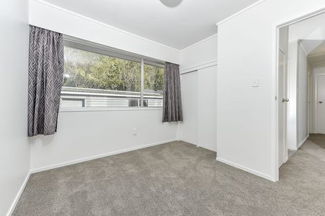 Photo of property in 2/15 Edmonton Road, Henderson, Auckland, 0612