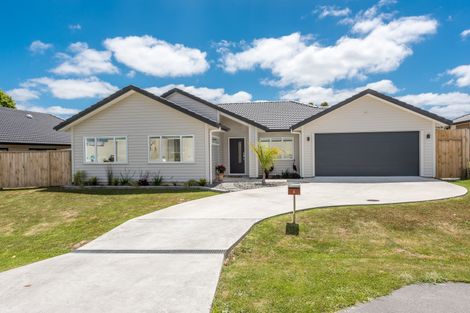 Photo of property in 6 Lockyer Road, Kumeu, 0810